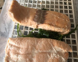 Foto del paso 2 de la receta: Ensalada de salmón con pimientos asados