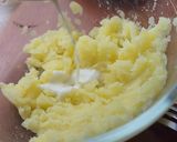 Foto langkah ke 4 dari resep Leftover rendang loaded potato.