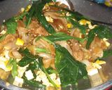 รูปขั้นตอนการทำที่ 9 ของ ผัดซีอิ๊วหมูเส้นใหญ่ใส่เต้าหู้เหลือง
