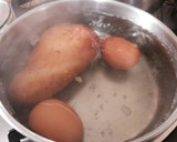 Foto del paso 3 de la receta: Patata pera y judías verdes cocidas, con ali oli de tomates secos