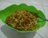 Foto langkah ke 8 dari resep Mie goreng spesial simple ala kaki 5.