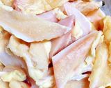 Hình bước làm 1 của món Sụn Gà Xào Bơ Sa Tế