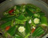 Foto langkah ke 2 dari resep Sayur Asem Okra dan Kacang Panjang.