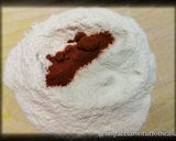 Foto del passaggio 2 della ricetta Ravioli di semola alla paprika, ripieni di cosciotto di maiale al pimenton
