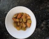 A picture of step 1 of Breakfast Salad.
