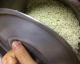 Hình bước làm 21 của món Xôi khúc lá dứa bọc trứng muối