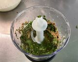 Une image de l'étape 3 de Sauce salade à la moutarde d’Orléans, persil plat et huile d’avocat.