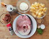 Foto del passaggio 1 della ricetta Calamarata di pesce spada con pesto di pomodori secchi