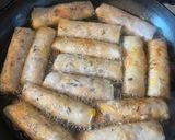 A picture of step 7 of Vietnamese Chicken Spring Rolls (Nem Rán Nhân Gà).