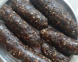 ખજૂર રોલ (Khajoor Roll Recipe In Gujarati) રેસીપી સ્ટેપ2ફોટો