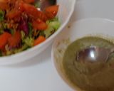 Foto del paso 3 de la receta Ensalada cabrales, ajos fritos, tomate, con brotes frescos