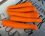 Une image de l'étape 2 de Salade de concombre et carottes au basilic crème de balsamique.