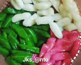Foto langkah ke 9 dari resep Cenil Pisang pelangi Kinca Gulmer.