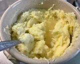Une image de l'étape 6 de Purée de pommes de terre à l'ail et à la crème.