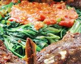 Foto langkah ke 6 dari resep Kemarahan Sang Lele - Pecel Lele khas Lamongan Sambal Kangkung.