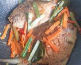 Foto langkah ke 5 dari resep 250. Ikan Bawal Bumbu Acar Kuning.