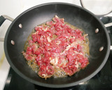 兒童版「小熊韓式牛肉拌飯」營養滿滿好美味。的食譜步驟2照片