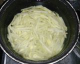 Foto langkah ke 2 dari resep Kentang goreng crispy.