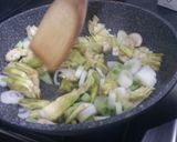 A picture of step 6 of Seafood pasta.