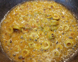 Foto del paso 7 de la receta: Escalopines de ternera en salsa de aceitunas