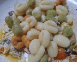 Foto del paso 6 de la receta: Ñoquis tricolor: cherry y hongos salteados