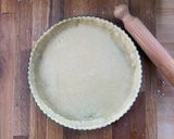 Foto del passaggio 2 della ricetta Crostata alla crema di Pinoli