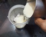 A picture of step 3 of Almond sukeli smoothie.