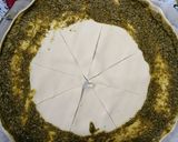 Une image de l'étape 2 de 👑Couronne feuilletée Tomate Pesto Mozza.
