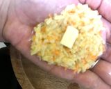 Foto langkah ke 4 dari resep Bola-bola nasi keju.