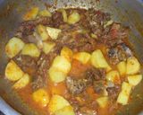 A picture of step 2 of Alo gosht shorba.