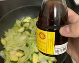 รูปขั้นตอนการทำที่ 5 ของ ซูกินี ผักกาดขาว ผัดไข่