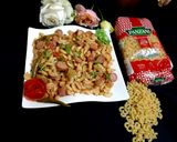 A picture of step 5 of Spicy Macaroni with Chicken franksn Shimla Mirch.