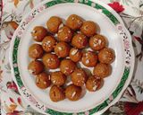A picture of step 7 of Sattu Ladoo.