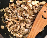 Gombás-sajtkrémes melegszendvics recept fázis 1 fotója
