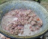Vörösboros marhapörkölt bográcsban recept fázis 4 fotója