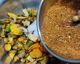 कच्चे आम का अचार(kachhe aam ka achar recipe in hindi) रेसिपी चरण 2 फोटो