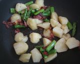 A picture of step 6 of Easy Asparagus, Bacon & Potatoes.
