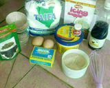 A picture of step 1 of Mixed coloured cupcakes.