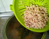 Foto del paso 4 de la receta: Habichuelas con espinacas y Gambas