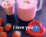 A picture of step 2 of Strawberry Smoothie.