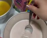 Foto langkah ke 2 dari resep Puding susu strawberry 🍓.