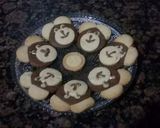 A picture of step 5 of Panda biscuits.