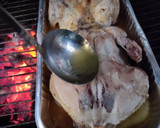 Foto del paso 4 de la receta: Pollo entero asado al carbón con papas y zanahoria
