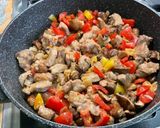 Une image de l'étape 20 de Veau mijoté aux légumes et citron confit.