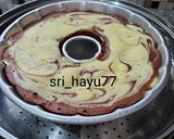 Foto langkah ke 8 dari resep Bolu Susu Marmer Kukus.