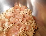 Une image de l'étape 5 de Yaki Udon au poulet sauté cacahuètes.