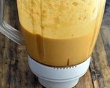 A picture of step 1 of Pear papaya & yogurt smoothie.