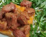 Foto del paso 7 de la receta: Pavo en adobo con puré de boniato y rúcula