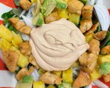Foto del paso 4 de la receta: Ensalada tropical con salsa rosa