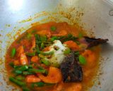 Foto langkah ke 4 dari resep Balado Udang Kentang Kacang panjang.